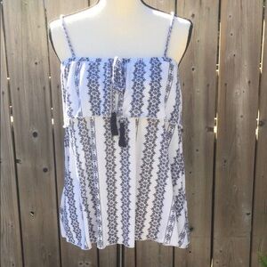🎄 Gap  boho style top blue/white pattern SZ M